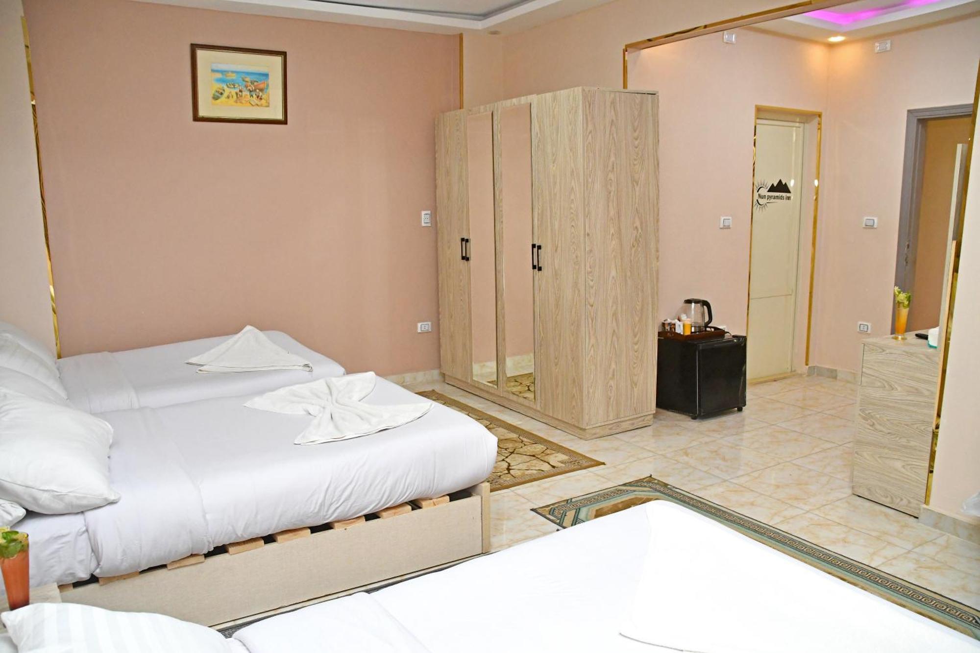 Nun Pyramids Hotel Kafret el-Gabal 객실 사진